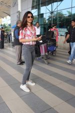 Radhika Apte snapped at airport on 3rd Dec 2015